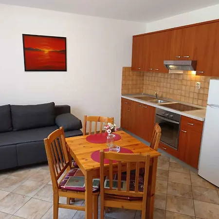 Apartment 34